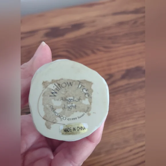 Demdaco Willow Tree Angel of Light Figurine *** Final Price *** - Picture 3 of 3